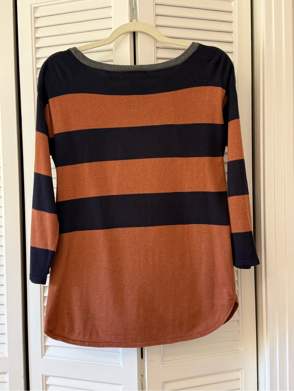Design History Women’s Rust and Navy Wide-Stripe Long Sleeve Tee — Medium - Picture 3 of 8